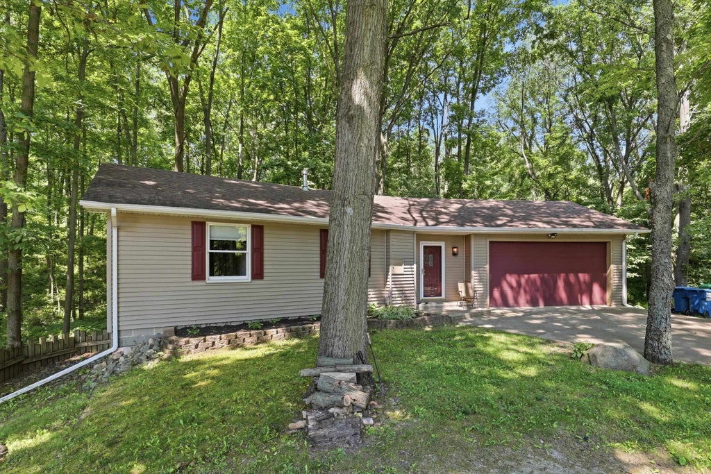 Photo of 175 Lane 650A Snow Lake, Fremont, IN 46737 (MLS # 202617781)
