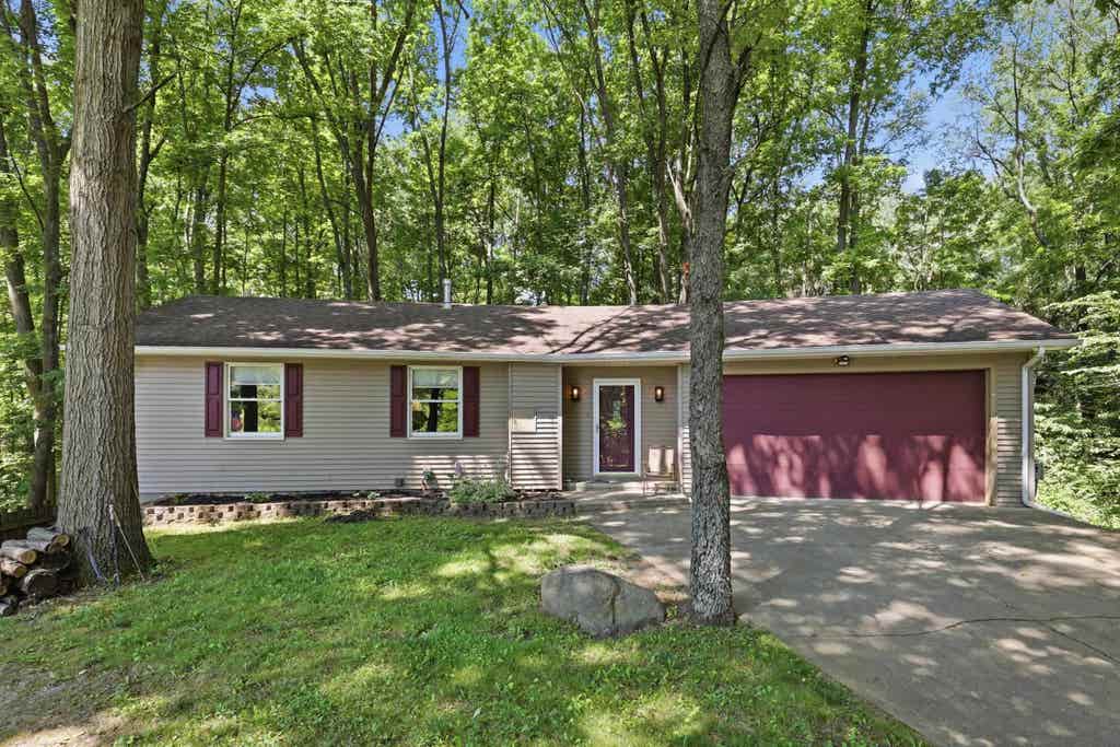 Photo of 175 Lane 650A Snow Lake, Fremont, IN 46737 (MLS # 202617781)