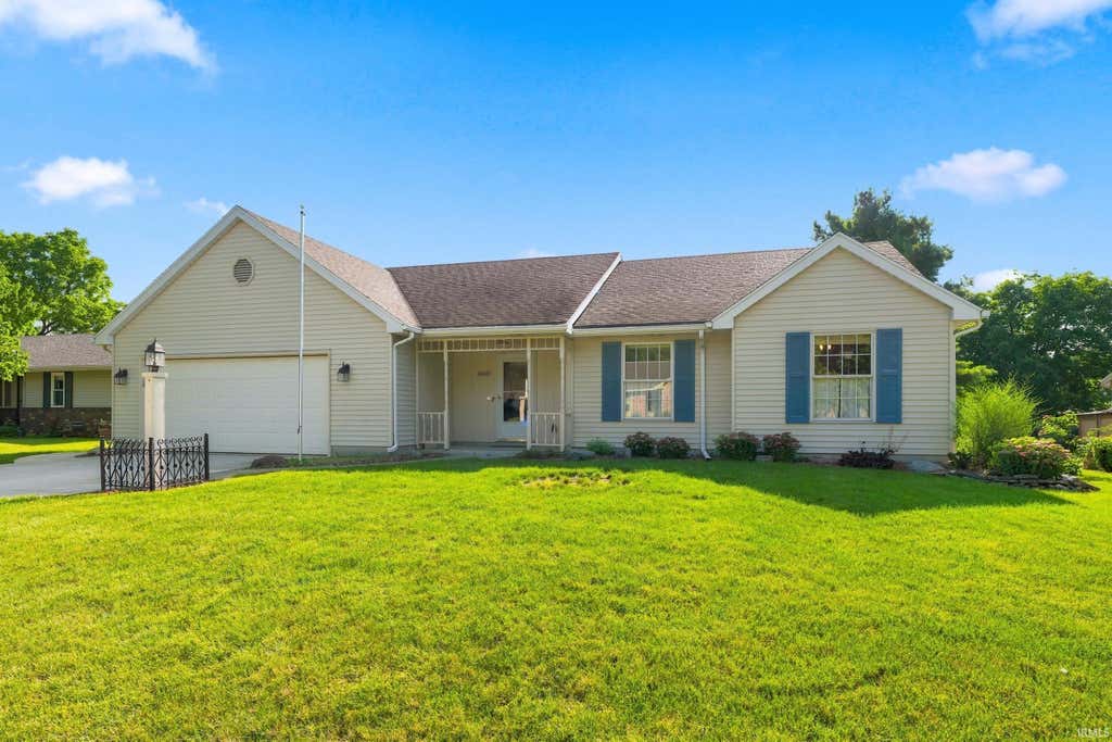 Photo of 1627 Bardsey Lane, Fort Wayne, IN 46804 (MLS # 202629801)