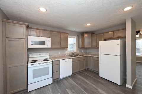 Tiny photo for 601 S Burson Street, Winamac, IN 46996 (MLS # 202633888)