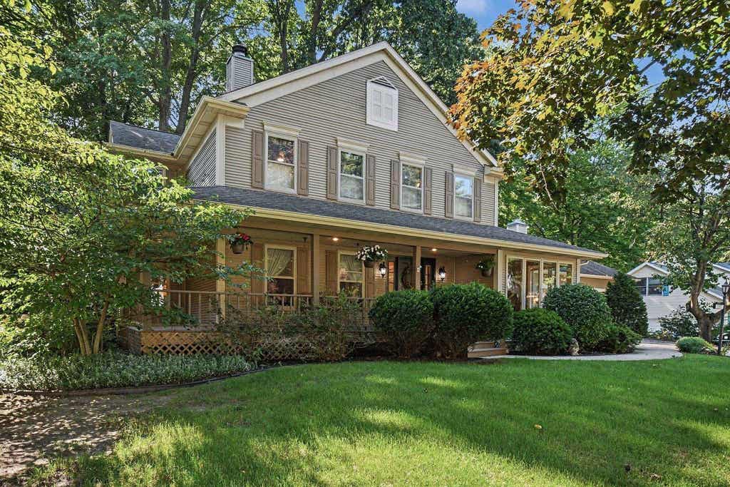 Photo of 51951 Carriage Hills Drive, South Bend, IN 46635 (MLS # 202634809)