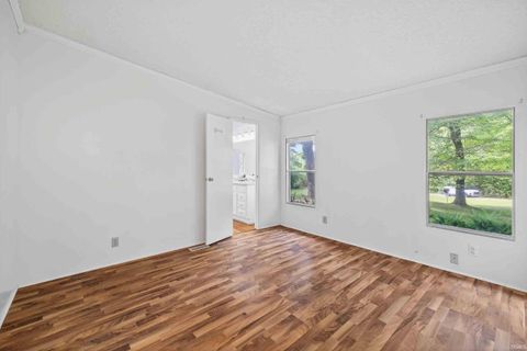 Tiny photo for 4919 E St Rd 58, Bloomfield, IN 47424 (MLS # 202536683)