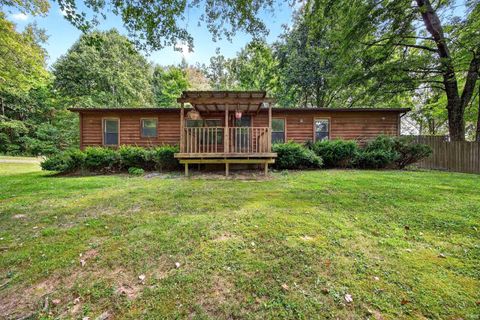 Photo of 4919 E St Rd 58, Bloomfield, IN 47424 (MLS # 202536683)