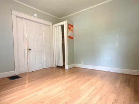Tiny photo for 134 E Calvert Street, South Bend, IN 46613 (MLS # 202633378)