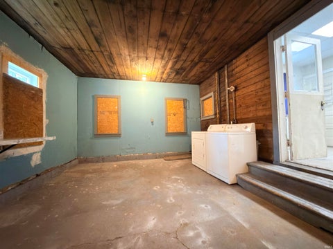 Tiny photo for 134 E Calvert Street, South Bend, IN 46613 (MLS # 202633378)