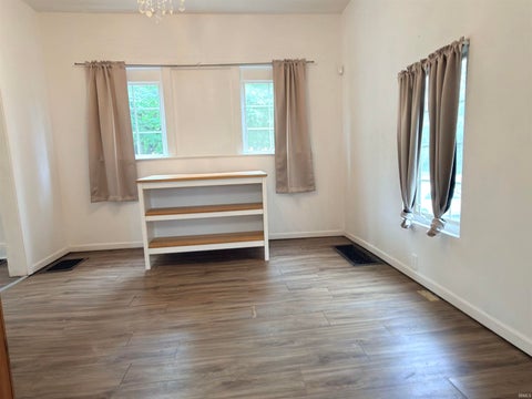 Tiny photo for 134 E Calvert Street, South Bend, IN 46613 (MLS # 202633378)