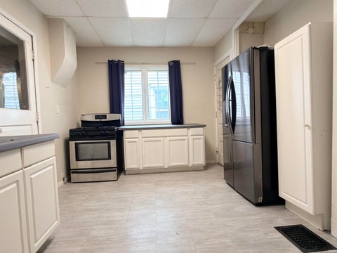 Tiny photo for 134 E Calvert Street, South Bend, IN 46613 (MLS # 202633378)