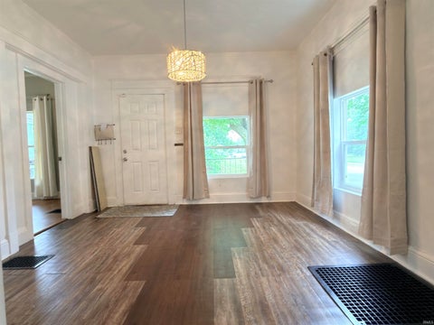 Tiny photo for 134 E Calvert Street, South Bend, IN 46613 (MLS # 202633378)