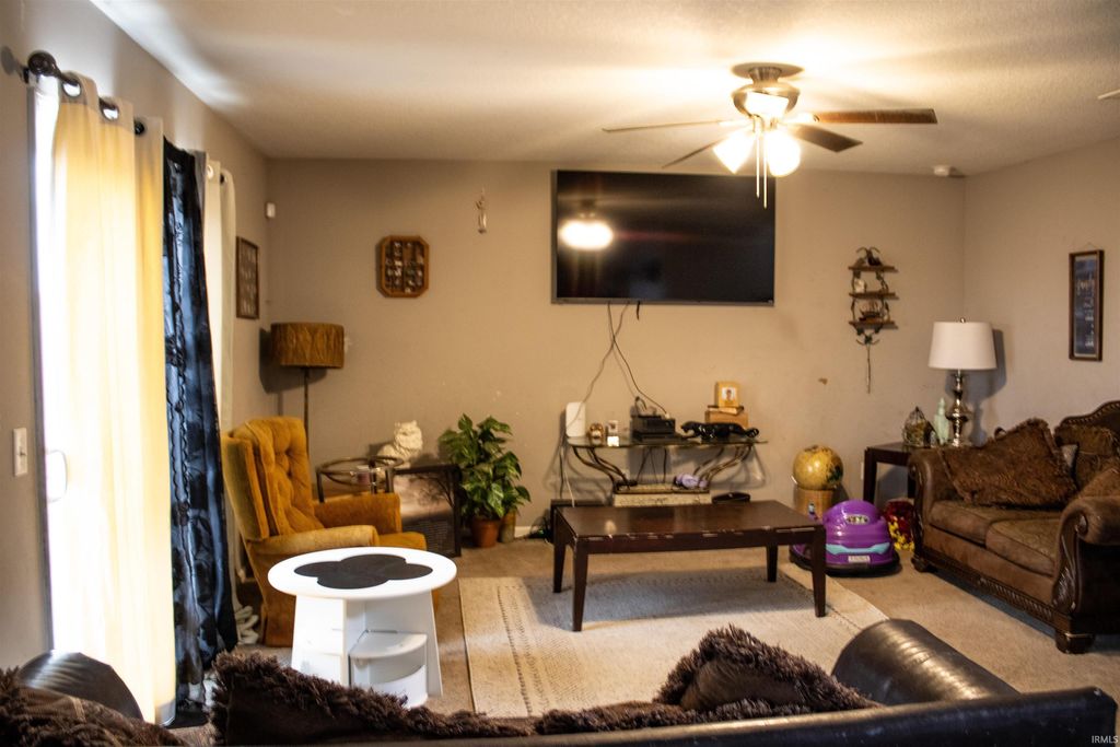 Photo of 1904 Waynedale Drive, Garrett, IN 46738 (MLS # 202610783)