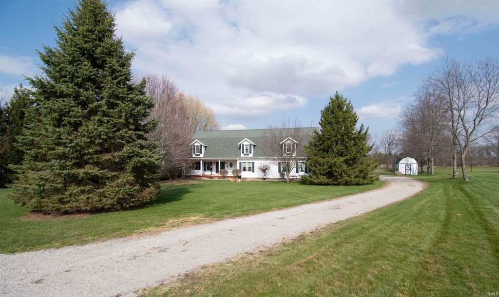 Photo of 5435 S 550 E, Wolcottville, IN 46795 (MLS # 202610873)