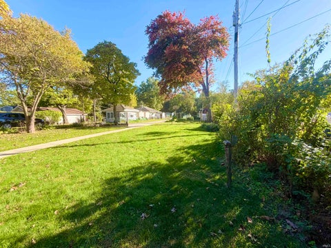 Tiny photo for 11506 E South Avenue, Walkerton, IN 46574 (MLS # 202643554)