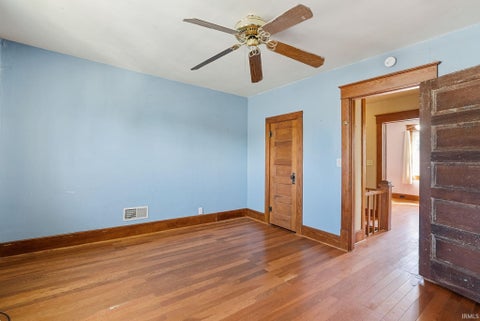 Tiny photo for 933 E Main Street, Warsaw, IN 46580 (MLS # 202637925)
