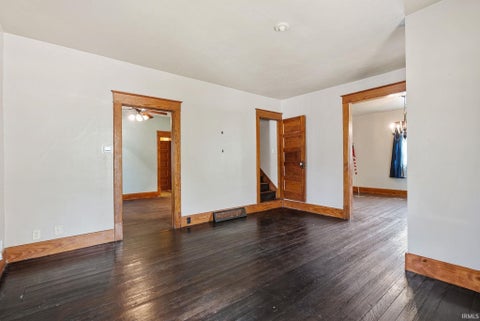 Tiny photo for 933 E Main Street, Warsaw, IN 46580 (MLS # 202637925)