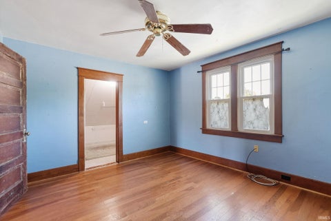 Tiny photo for 933 E Main Street, Warsaw, IN 46580 (MLS # 202637925)