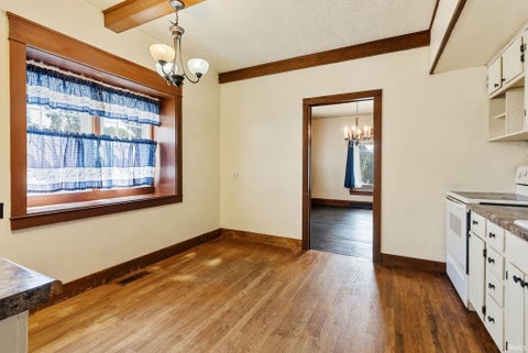 Tiny photo for 933 E Main Street, Warsaw, IN 46580 (MLS # 202637925)