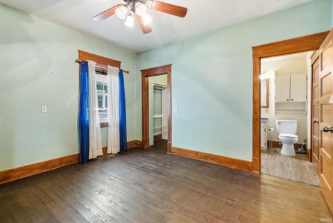 Tiny photo for 933 E Main Street, Warsaw, IN 46580 (MLS # 202637925)