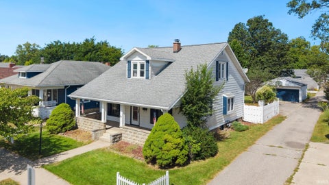 Tiny photo for 933 E Main Street, Warsaw, IN 46580 (MLS # 202637925)