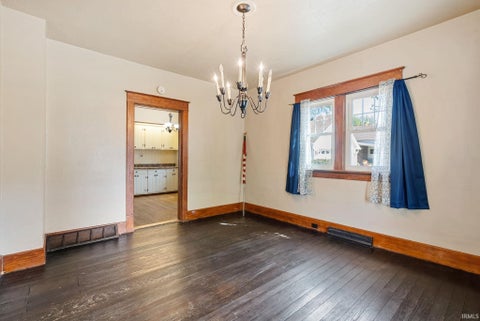 Tiny photo for 933 E Main Street, Warsaw, IN 46580 (MLS # 202637925)