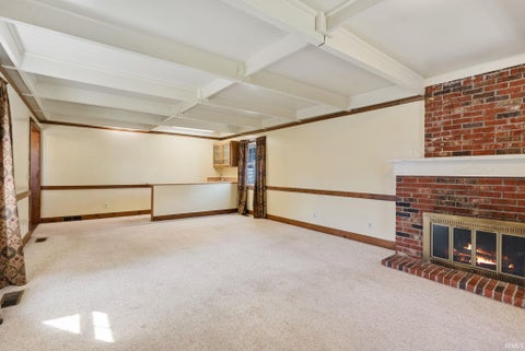 Tiny photo for 933 E Main Street, Warsaw, IN 46580 (MLS # 202637925)