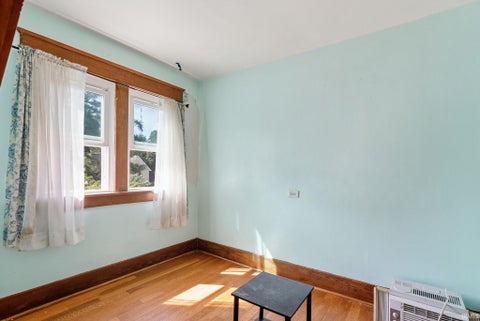 Tiny photo for 933 E Main Street, Warsaw, IN 46580 (MLS # 202637925)
