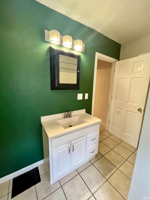 Tiny photo for 1730 S Indiana Avenue, Kokomo, IN 46902 (MLS # 202620030)