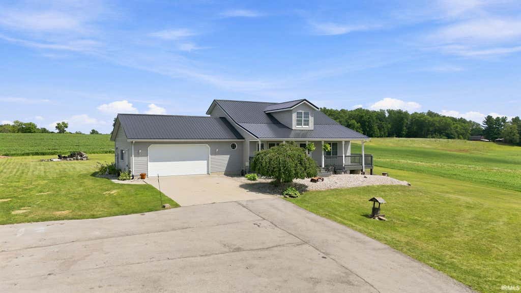 Photo of 301 S 400 W., Columbia City, IN 46725 (MLS # 202630522)