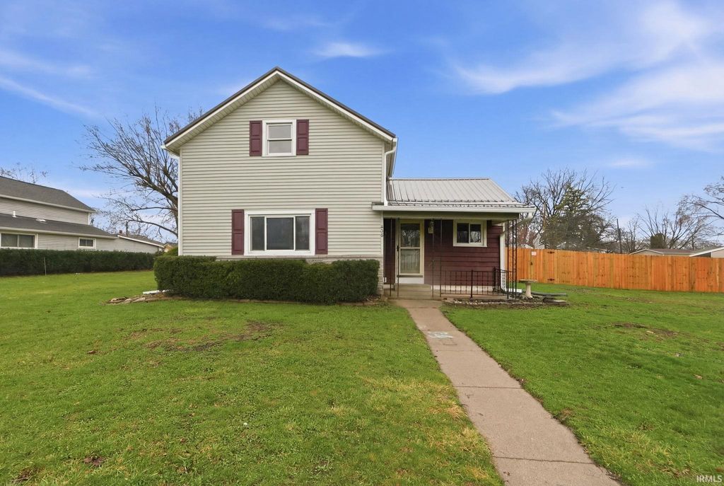 Photo of 800 S Ijams Street, Garrett, IN 46738 (MLS # 202608161)