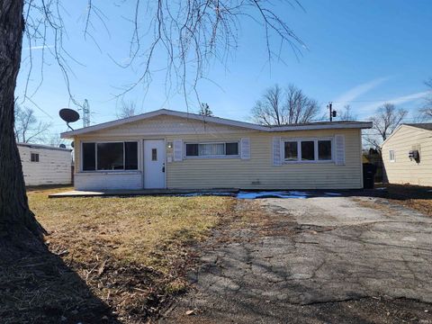 Photo of 2621 Belle Vista Boulevard, Fort Wayne, IN 46809 (MLS # 202606410)