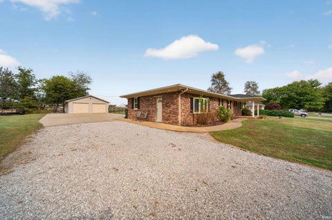 Tiny photo for 11600 Roedel Drive, Evansville, IN 47712 (MLS # 202644894)