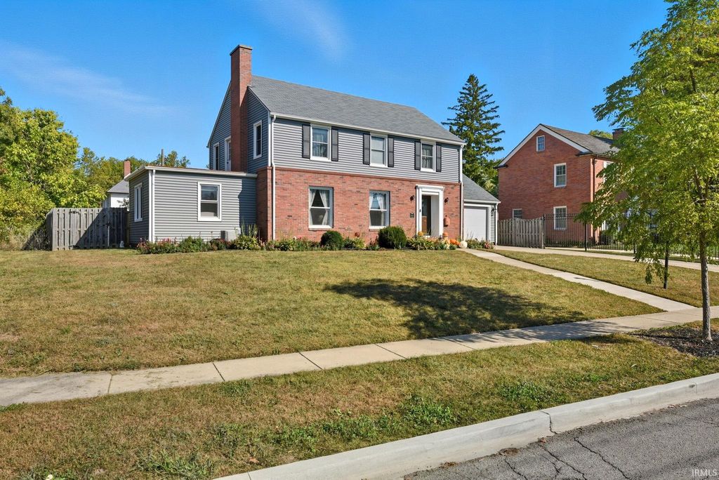 Photo of 602 Cherokee Avenue, Lafayette, IN 47905 (MLS # 202541569)