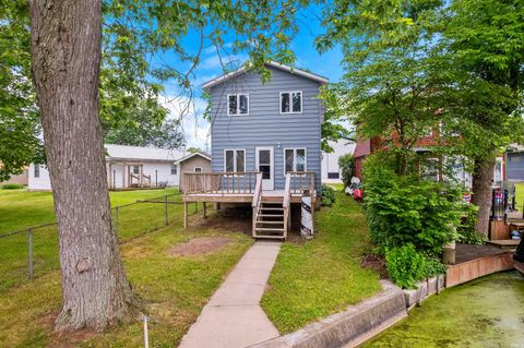 Photo of 1713 Idlewild Drive, Rochester, IN 46975 (MLS # 202621071)