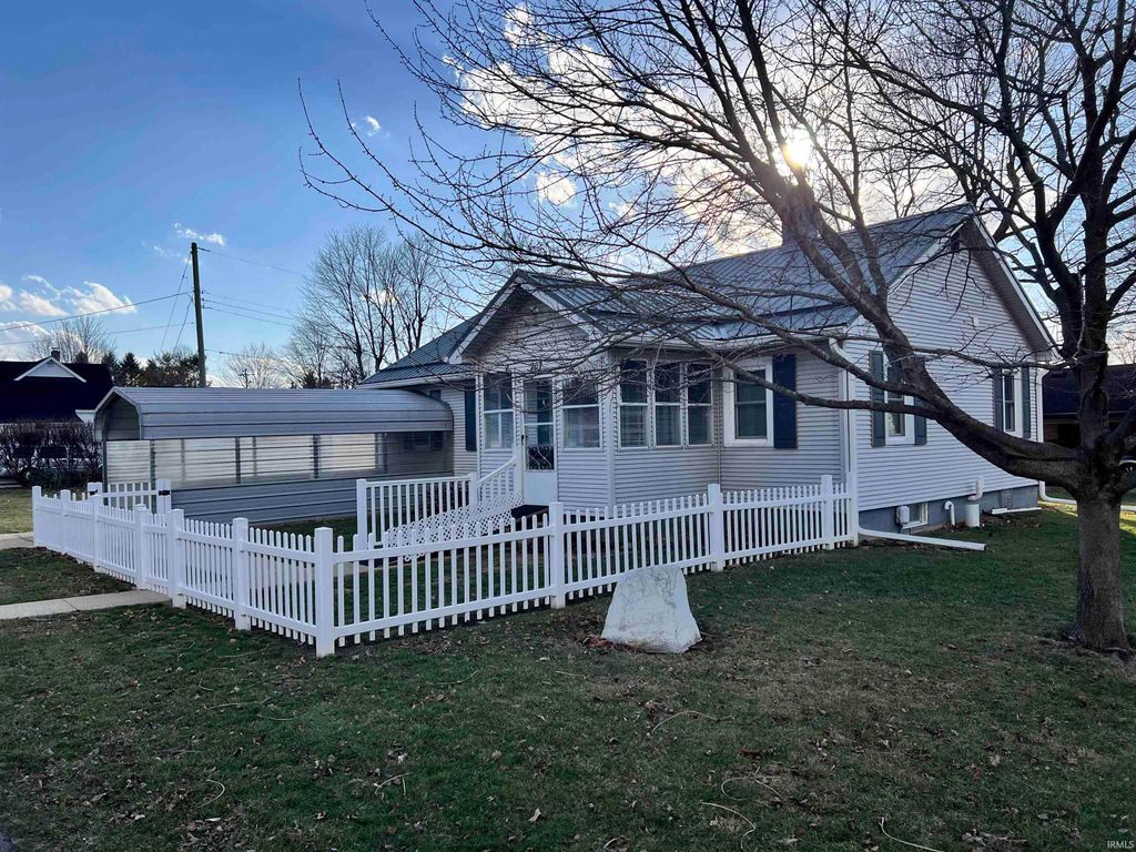 Photo of 207 N Jefferson Street, Sulphur Springs, IN 47388 (MLS # 202605358)