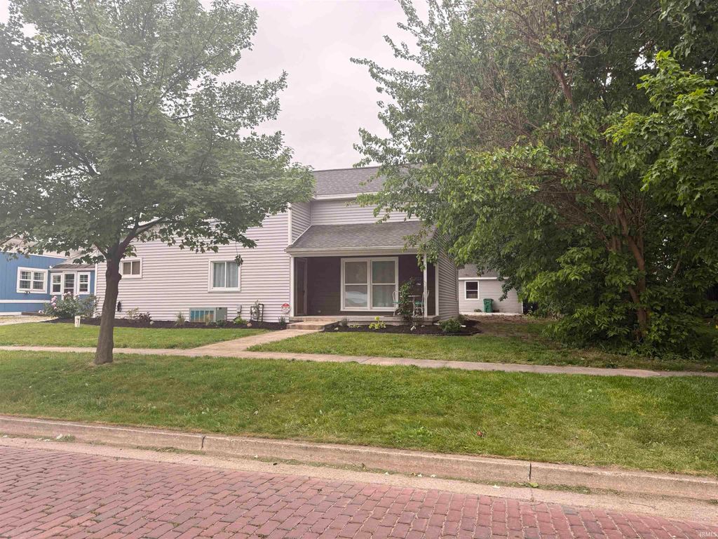 Photo of 104 E Prairie Street, Leesburg, IN 46538 (MLS # 202619814)