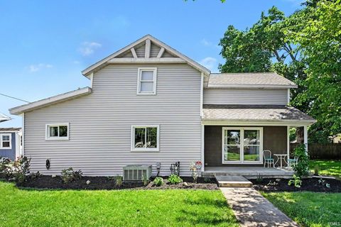 Photo of 104 E Prairie Street, Leesburg, IN 46538 (MLS # 202619814)