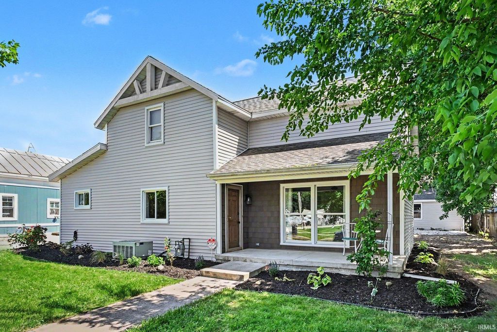 Photo of 104 E Prairie Street, Leesburg, IN 46538 (MLS # 202619814)