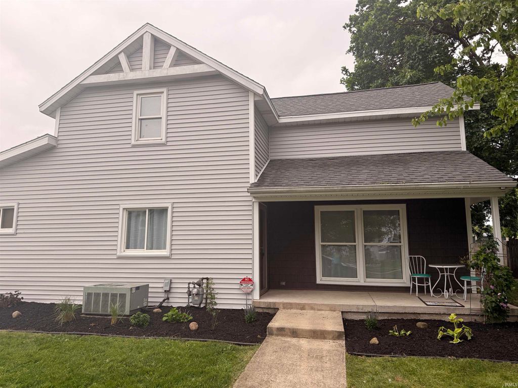 Photo of 104 E Prairie Street, Leesburg, IN 46538 (MLS # 202619814)