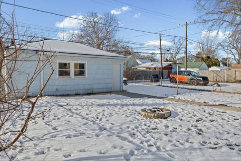 Tiny photo for 1902 N 16th Street, Lafayette, IN 47904 (MLS # 202549511)