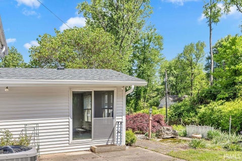 Tiny photo for 3522 E Grandview Drive, Bloomington, IN 47408 (MLS # 202613096)