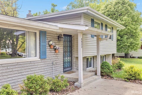 Tiny photo for 3522 E Grandview Drive, Bloomington, IN 47408 (MLS # 202613096)