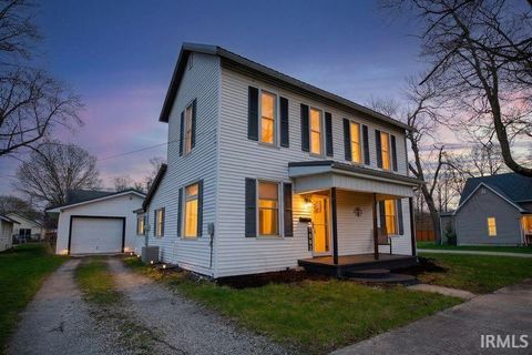 Photo of 1002 Franklin Street, Rochester, IN 46975 (MLS # 202611472)