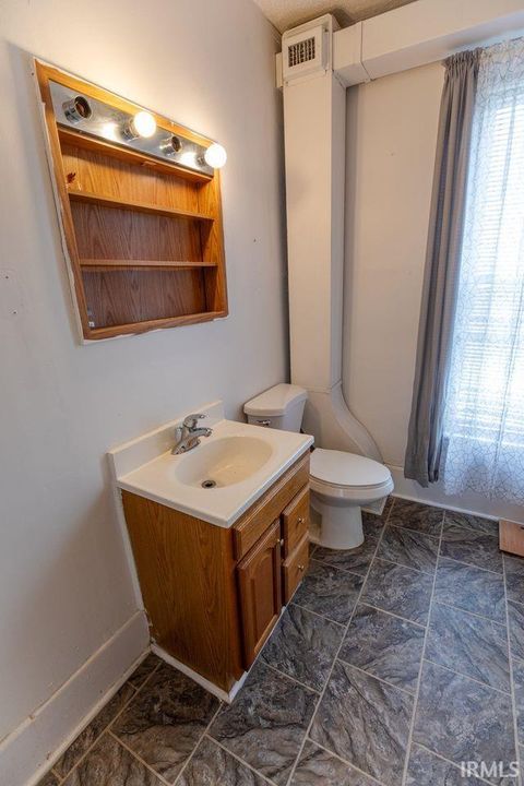 Tiny photo for 1002 Franklin Street, Rochester, IN 46975 (MLS # 202611472)