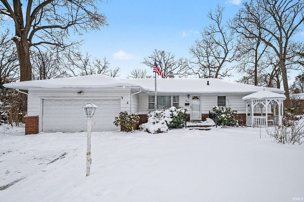 Photo of 3924 Sheridan Plaza, South Bend, IN 46628 (MLS # 202602337)