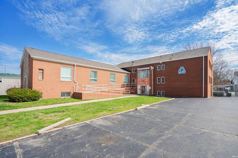 Tiny photo for 618 S Main Street, Kokomo, IN 46901 (MLS # 202612168)