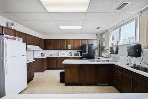 Tiny photo for 618 S Main Street, Kokomo, IN 46901 (MLS # 202612168)