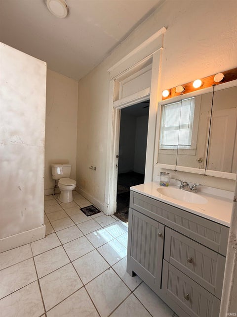 Tiny photo for 905 S Buckeye Street, Kokomo, IN 46901 (MLS # 202644412)