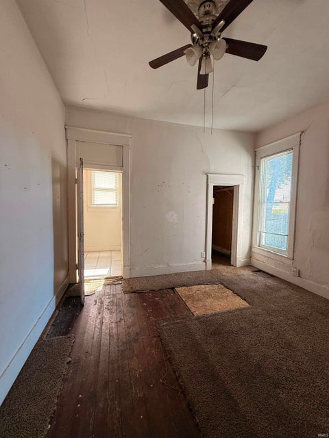 Tiny photo for 905 S Buckeye Street, Kokomo, IN 46901 (MLS # 202644412)