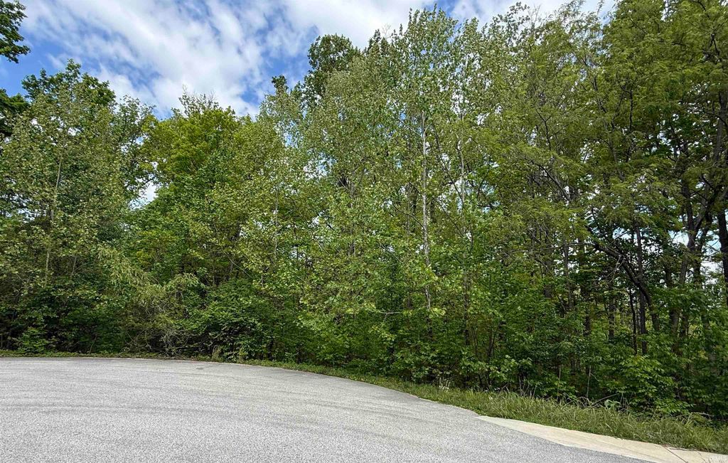 Photo of 2610 W Donegal Court, Bloomington, IN 47404 (MLS # 202617418)