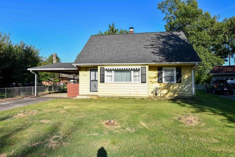 Photo of 1114 S Englewood Avenue, Evansville, IN 47714 (MLS # 202536768)