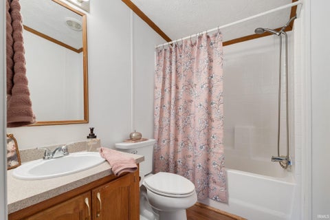 Tiny photo for 55899 Coyle Court, Mishawaka, IN 46545 (MLS # 202640393)