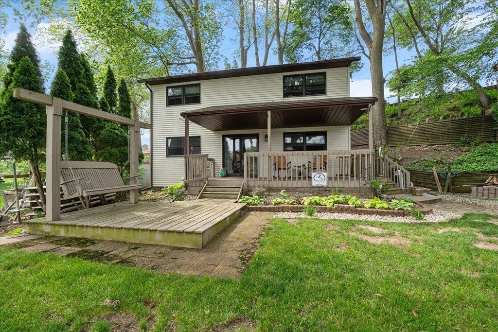 Photo of 9122 N Steinbarger Lake Road, Wawaka, IN 46794 (MLS # 202619777)